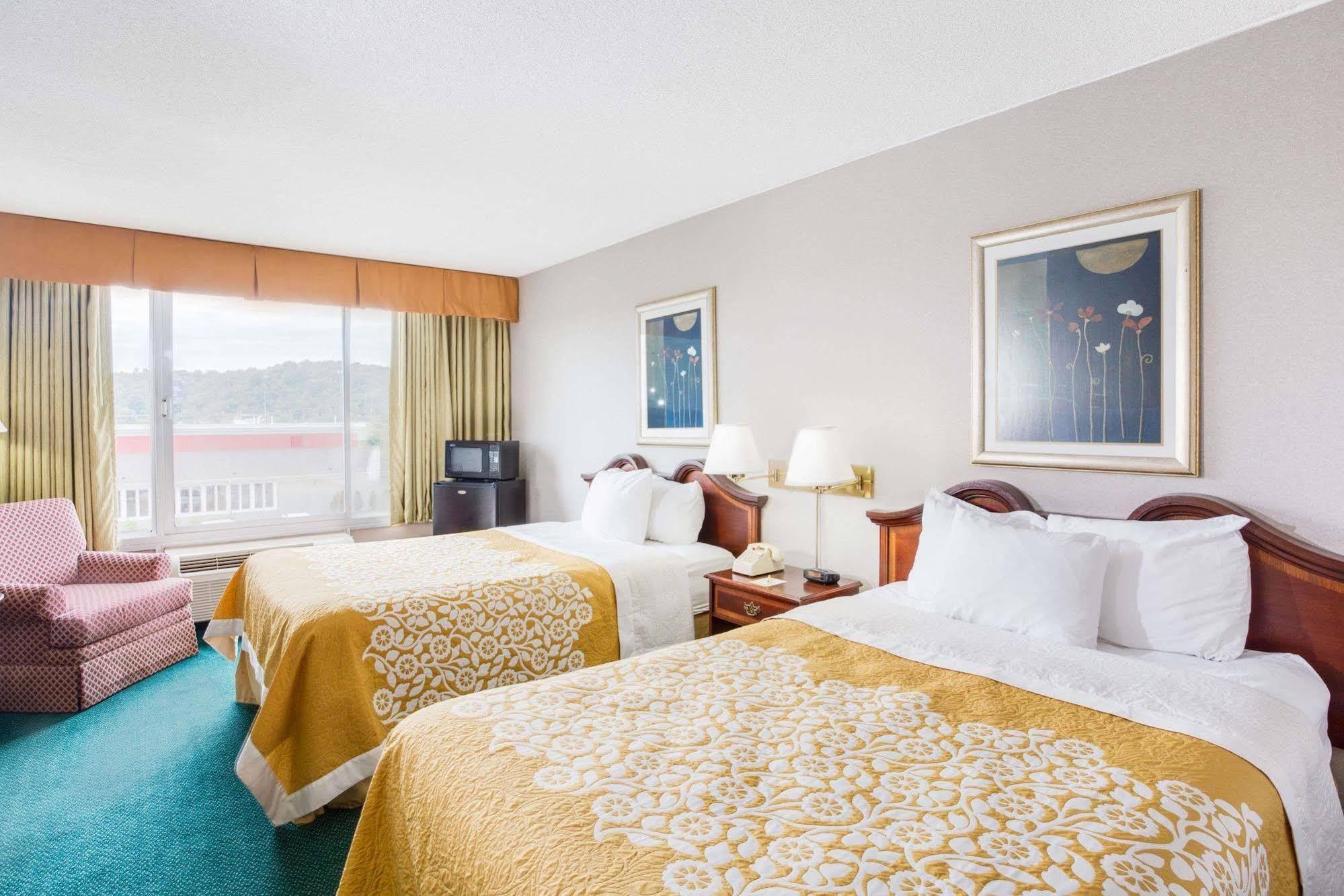 Days Inn By Wyndham Cambridge Ngoại thất bức ảnh