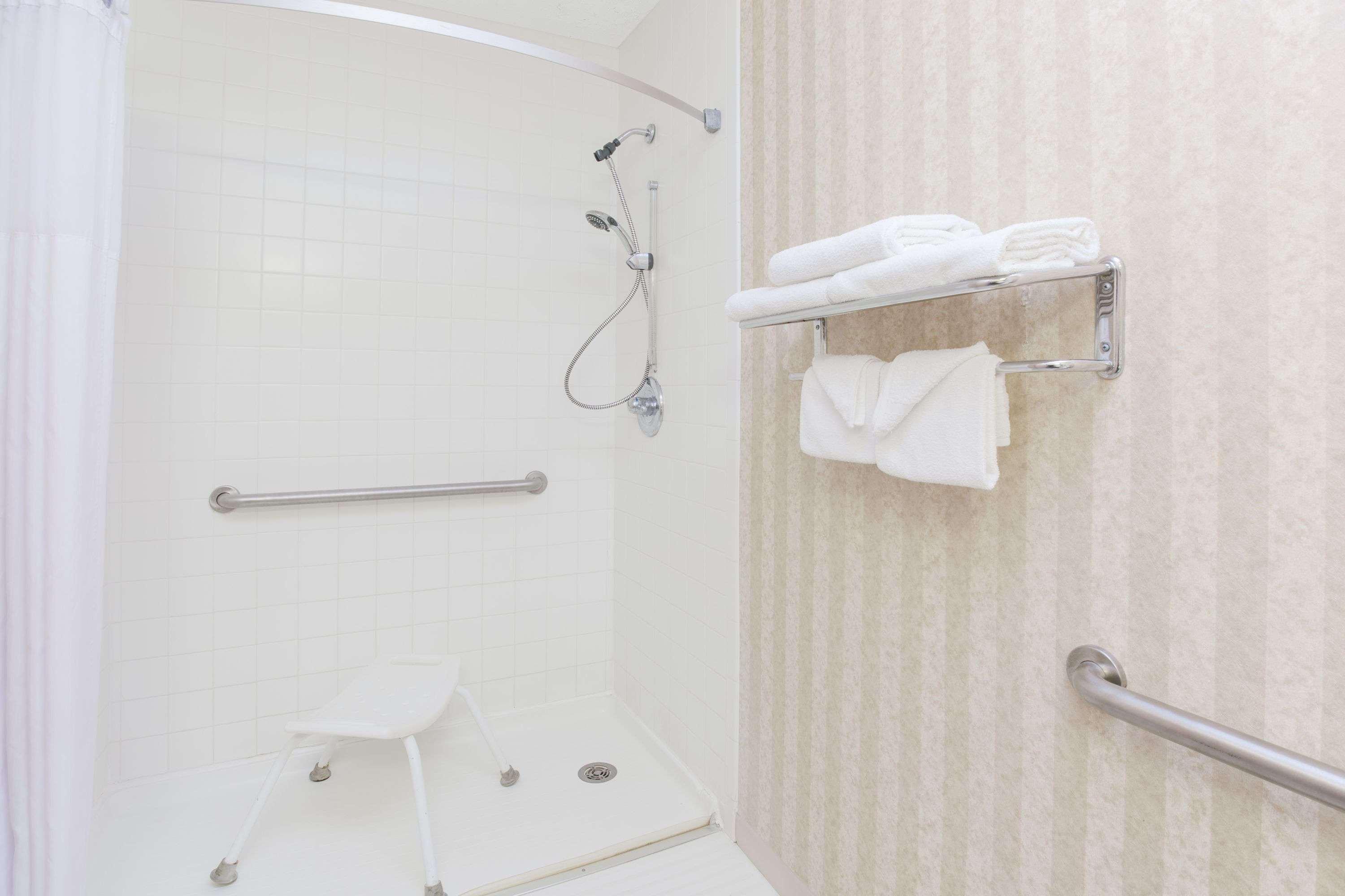 Days Inn By Wyndham Cambridge Ngoại thất bức ảnh
