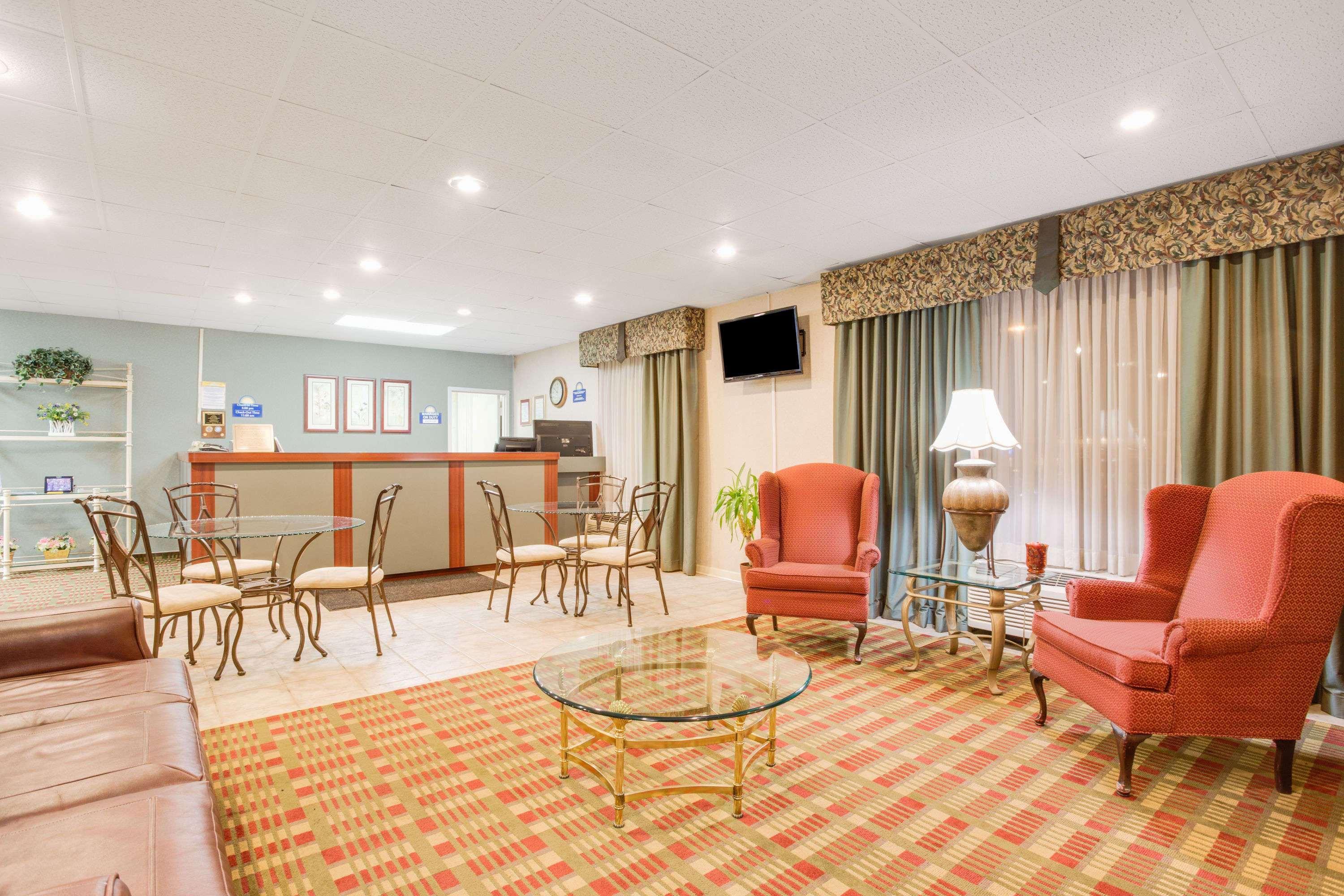 Days Inn By Wyndham Cambridge Ngoại thất bức ảnh