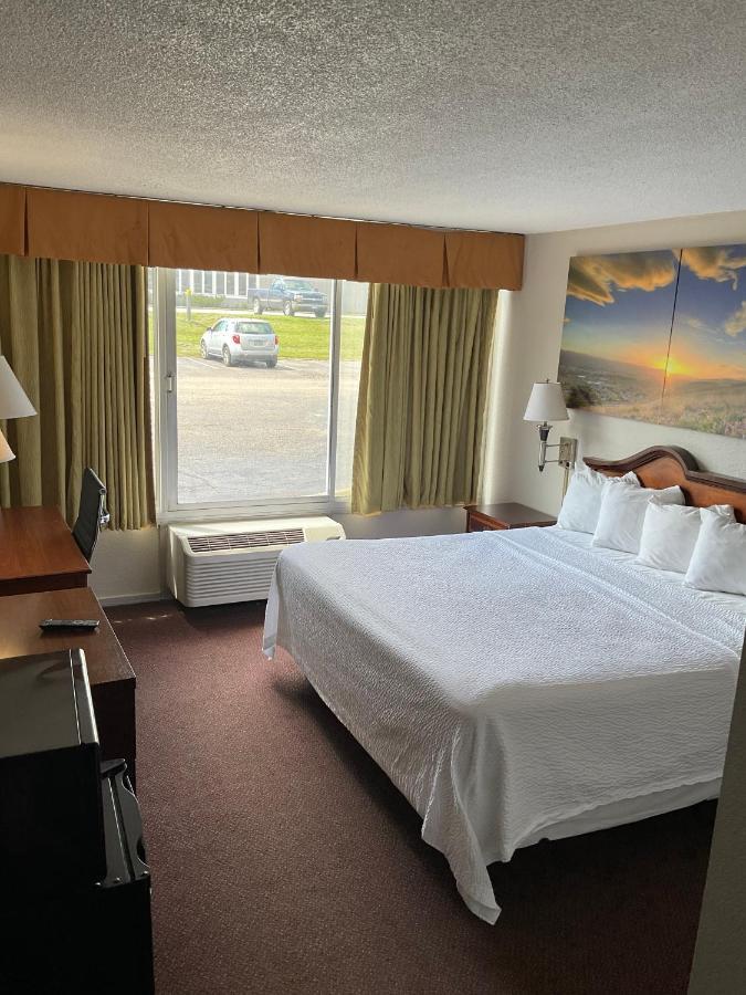 Days Inn By Wyndham Cambridge Ngoại thất bức ảnh