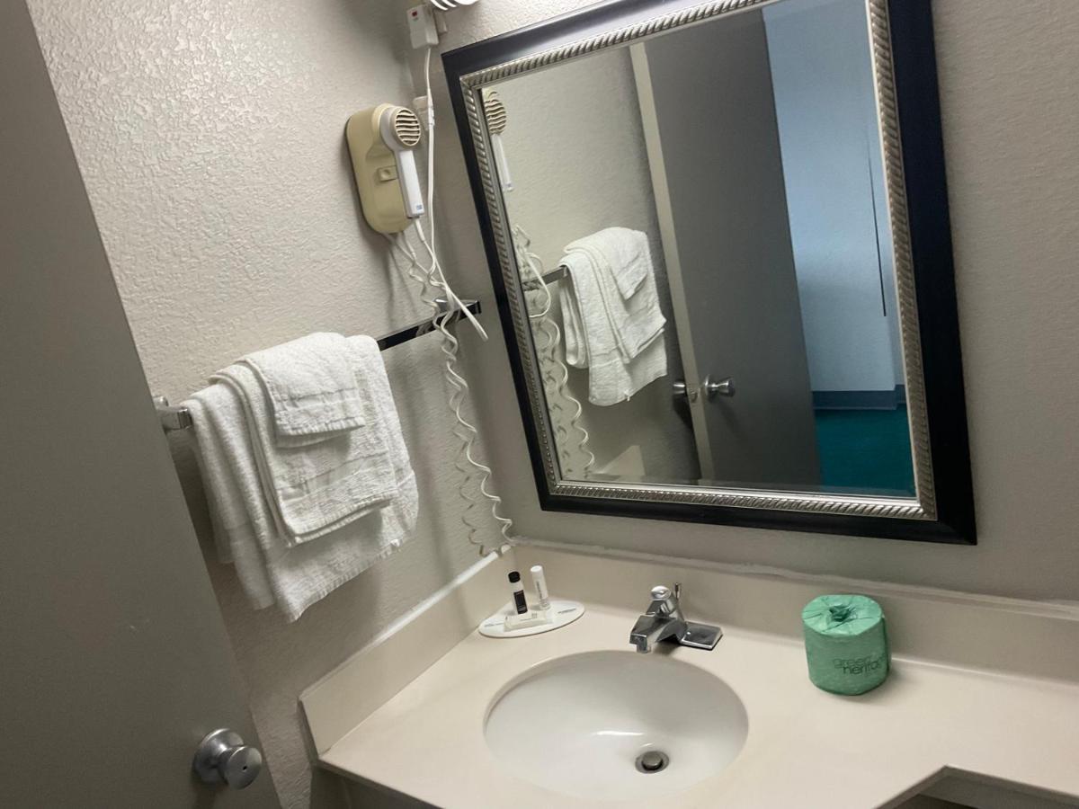 Days Inn By Wyndham Cambridge Ngoại thất bức ảnh