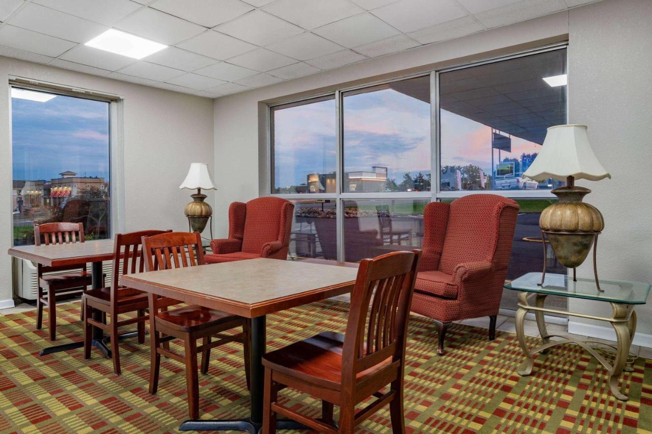 Days Inn By Wyndham Cambridge Ngoại thất bức ảnh