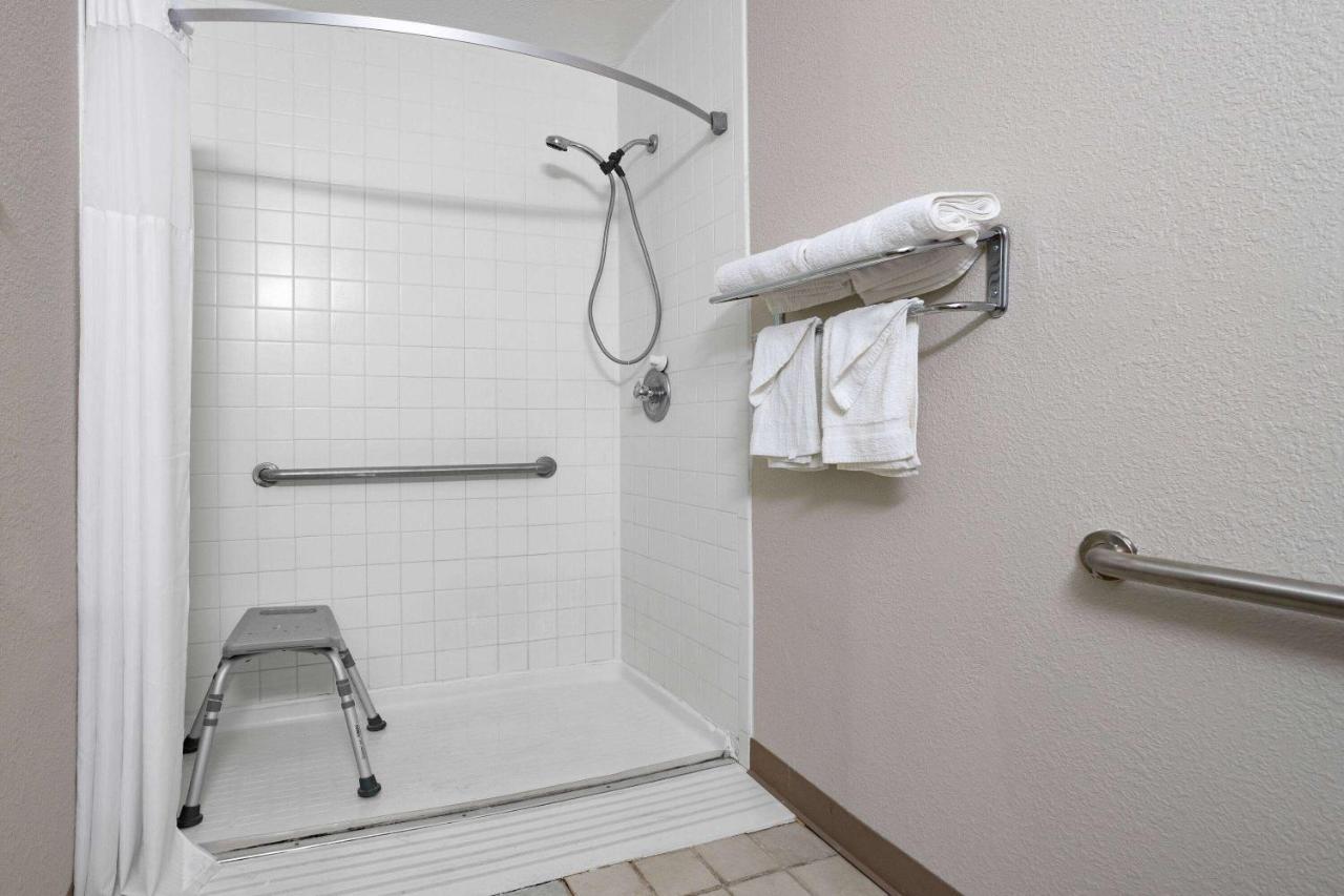 Days Inn By Wyndham Cambridge Ngoại thất bức ảnh