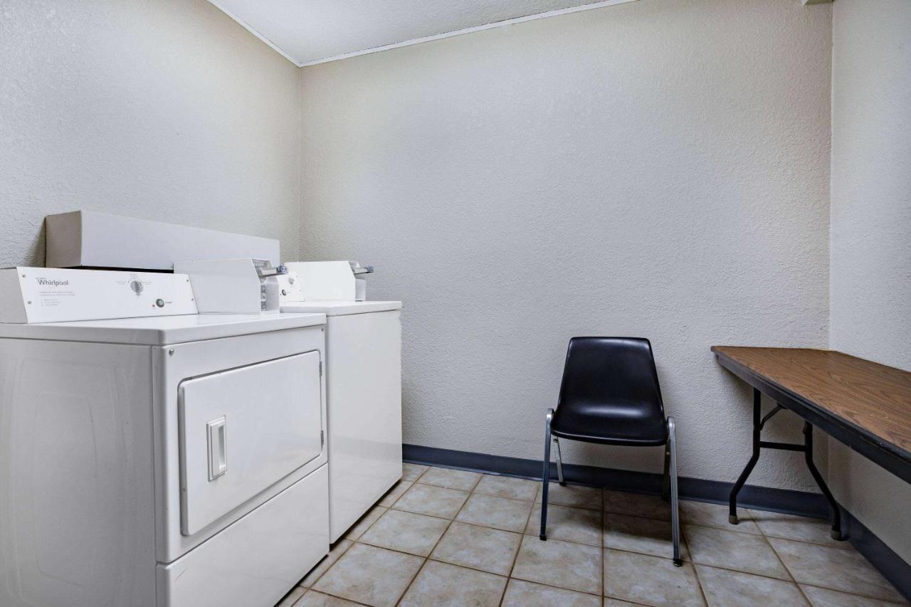 Days Inn By Wyndham Cambridge Ngoại thất bức ảnh
