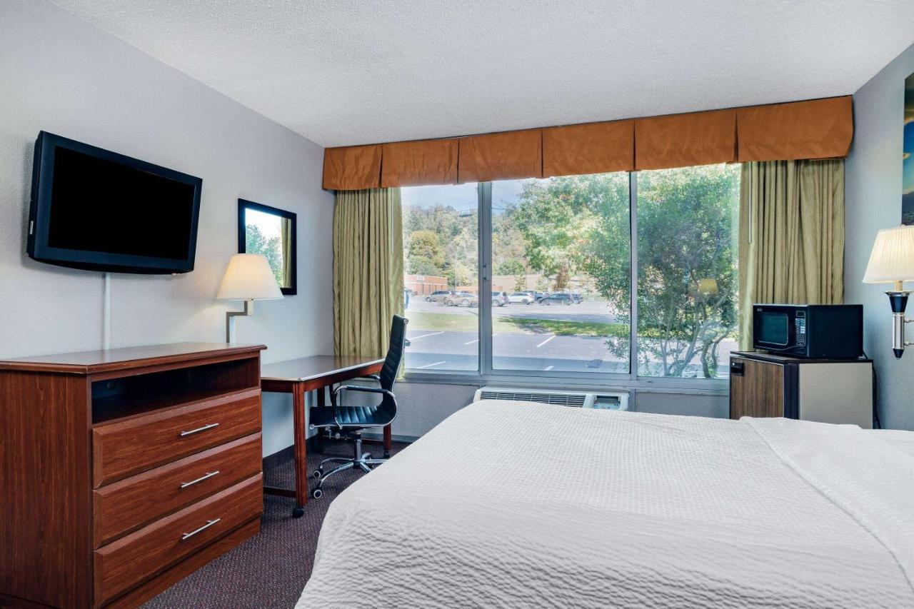 Days Inn By Wyndham Cambridge Ngoại thất bức ảnh